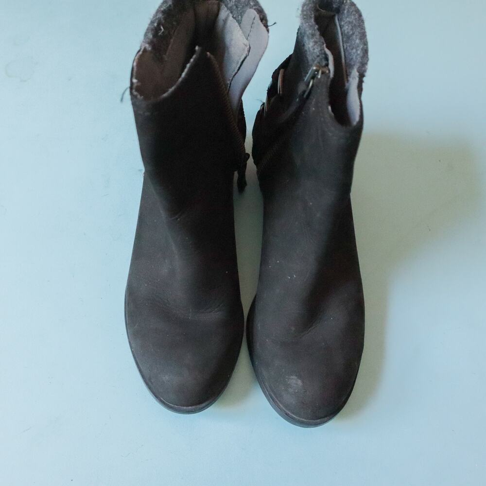 Sorel Lolla Black Leather Belted Heel Zip Up Ankle Boot Size 6.5 - Picture 7 of 8
